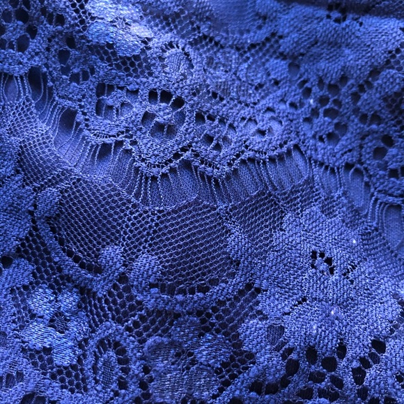 Forever 21 lace mini skirt - Picture 3 of 5